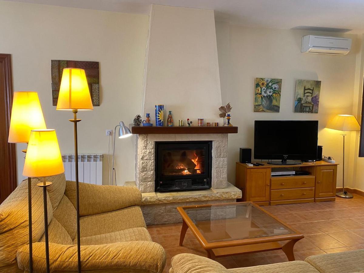 Casa Rural Con Chimenea, Barbacoa, Terraza Y Solarium Villa Illar Екстериор снимка